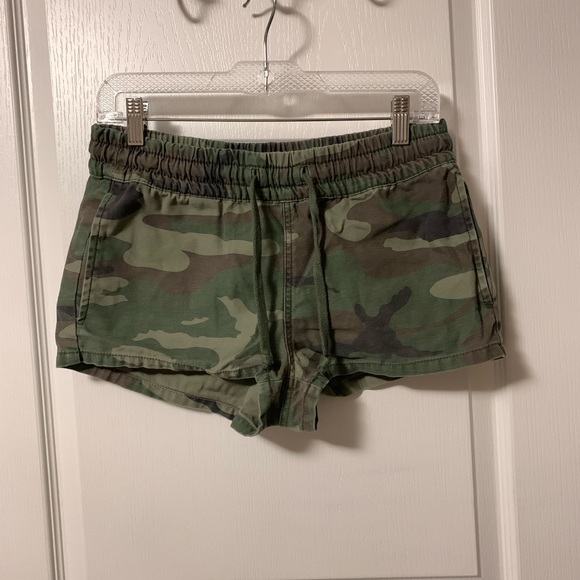 Tna camo shorts